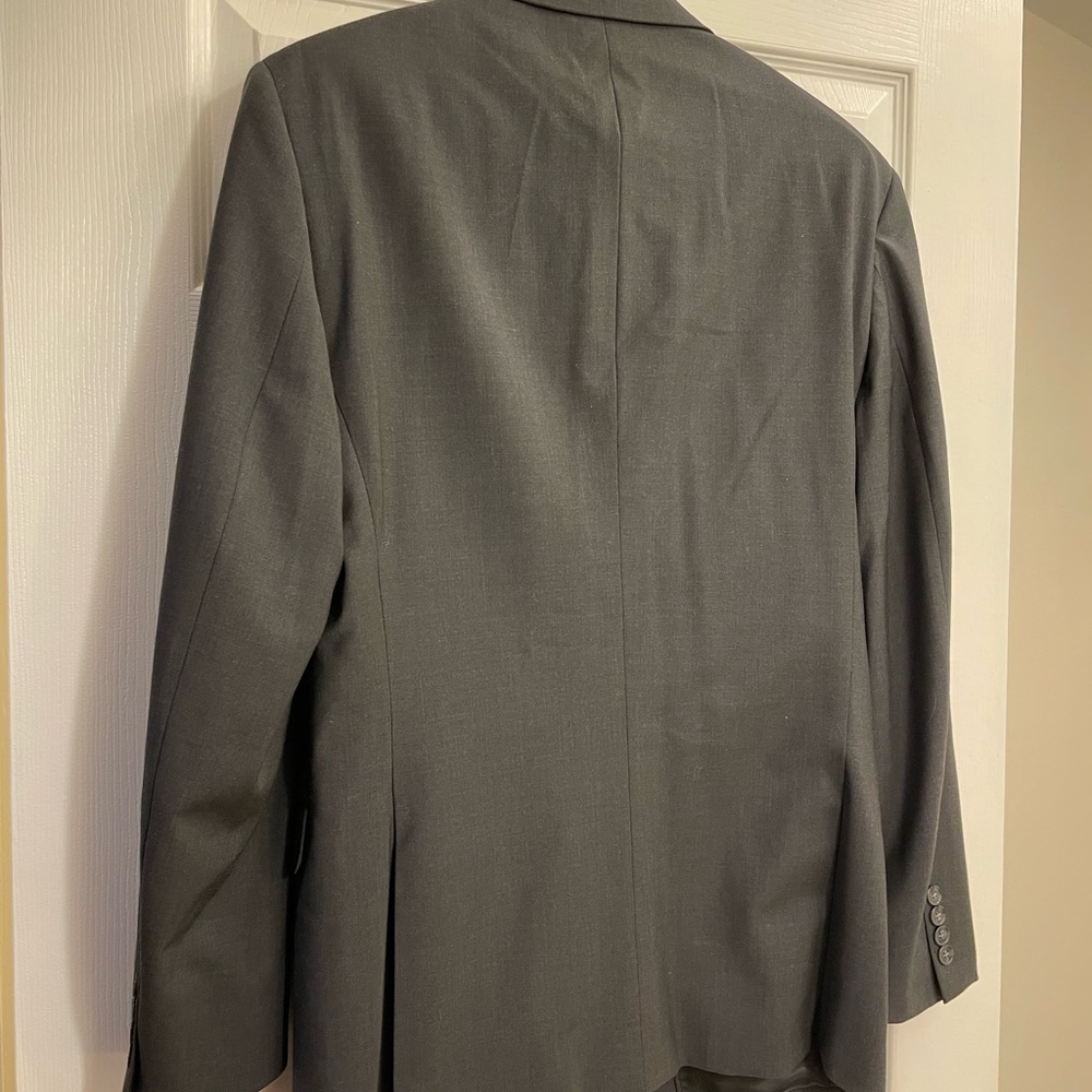 EUC Calvin Klein Wool Blend Solid Black 2 Button Suit jacket Size 40R - Picture 6 of 7